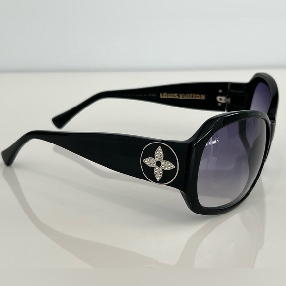 LOUIS VUITTON EMBELLISHED BLACK SUNGLASSES - Picture 14 of 17